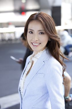 女儿情歌曲原唱